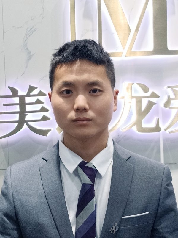 武路的第一张照片--爱情114